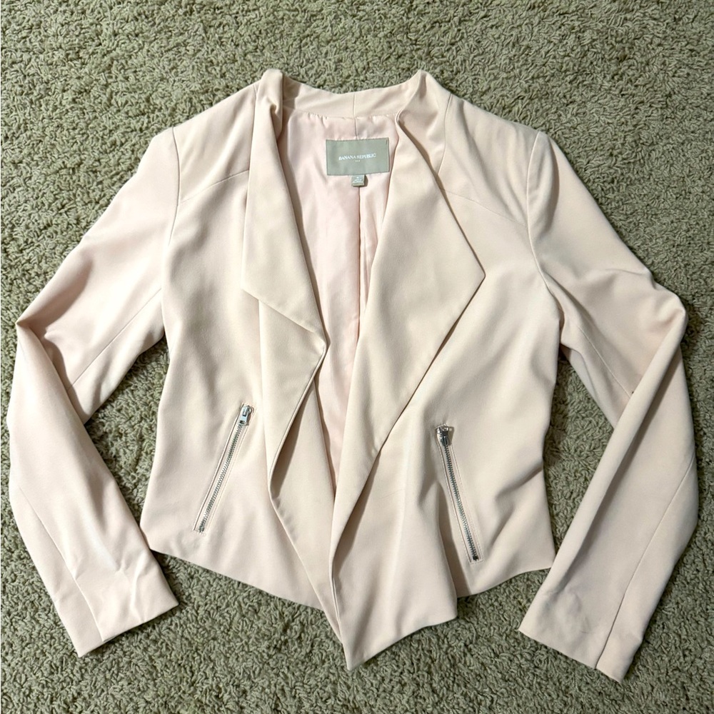Beautiful Soft Pink Ladies Blazer 💙